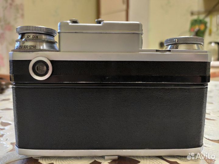Фотоаппараты Киев 3(1952 год) и Зоркий 2(1955 год)