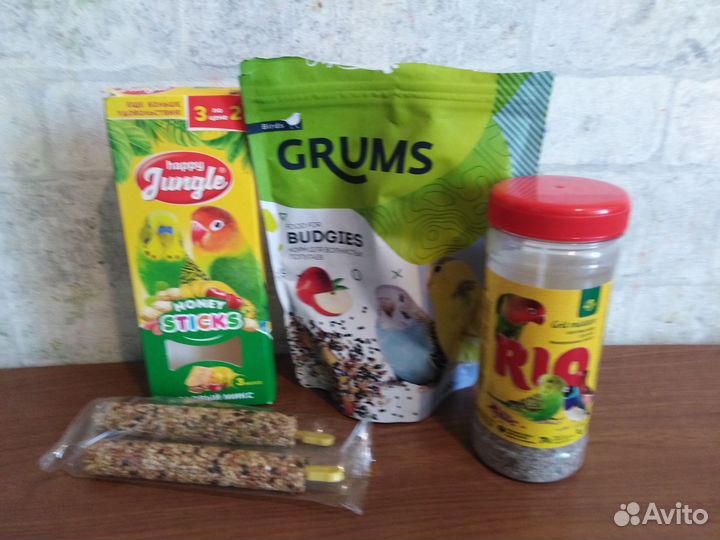 Корм и лакомство для волнистых попугаев