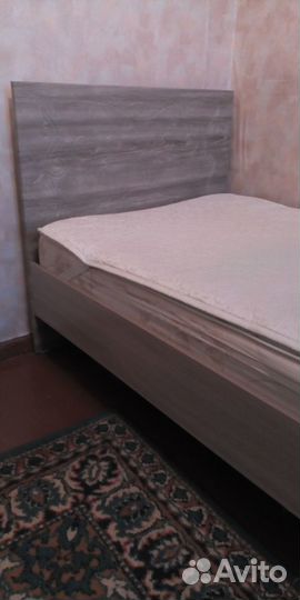 Кровать