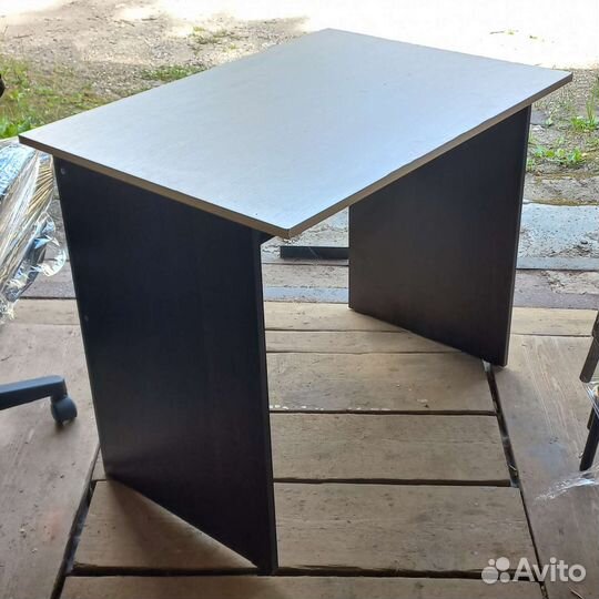 Столы для персонала