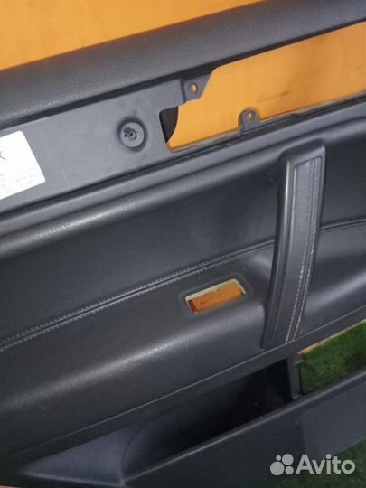 Обшивка боковой двери задняя левая Volkswagen