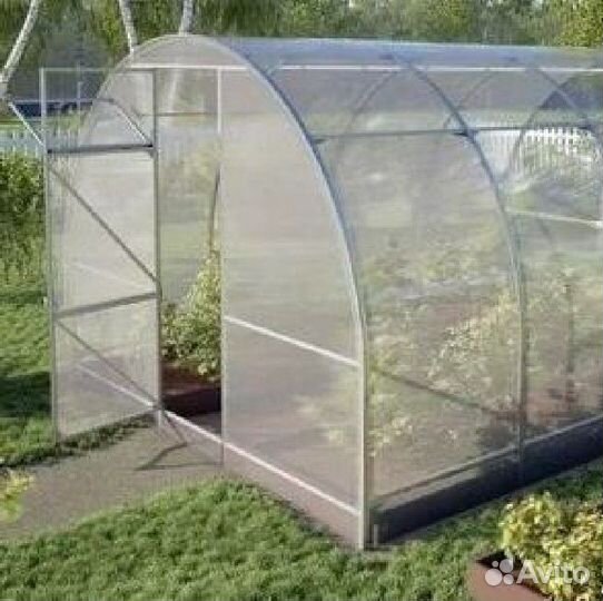 Теплица крепкая