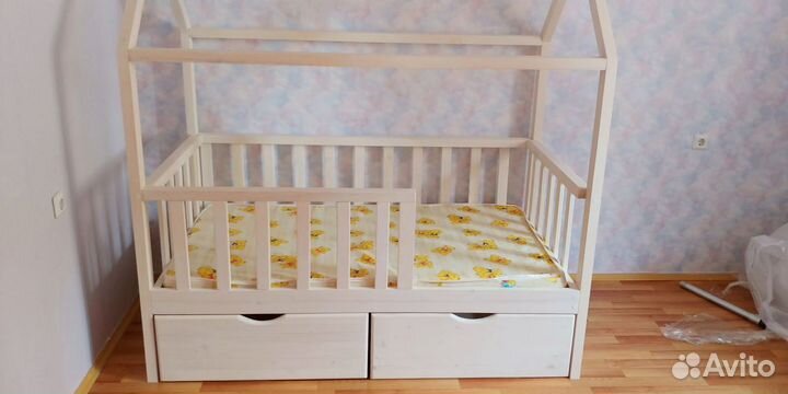 Кровать домик детская