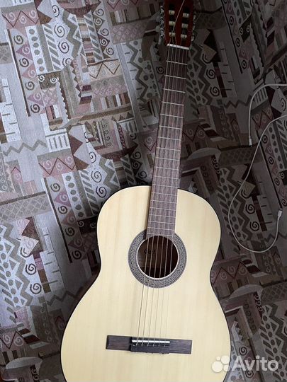 Классическая гитара шестиструнная