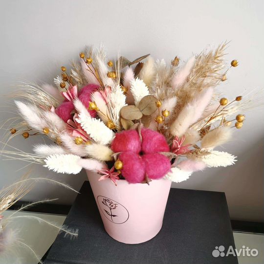 Цветочная композиция из сухоцветов