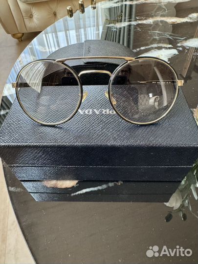 Солнцезащитные очки женские брендовые