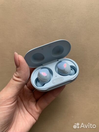 Беспроводные наушники samsung galaxy buds