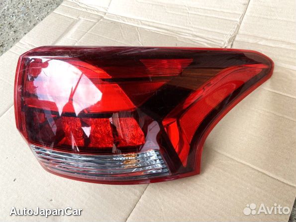 Задний фонарь левый правый Митсубиси Аутлендер 3