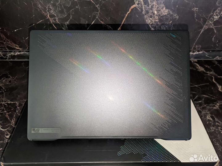 Asus Zephyrus M16 RTX 3070 Ti / i9 12700H