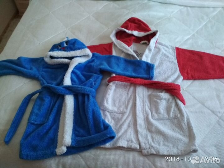 Продам 2 халатика