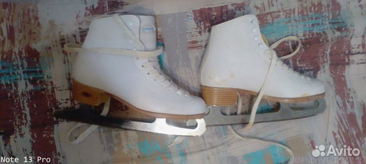 Фигурные коньки riedell