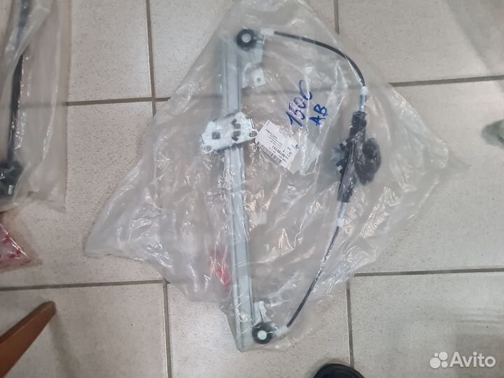 Стеклоподъемник General Motors 90186593