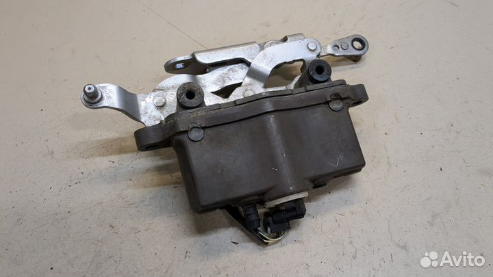 Петля капота Mercedes E W212, 2011