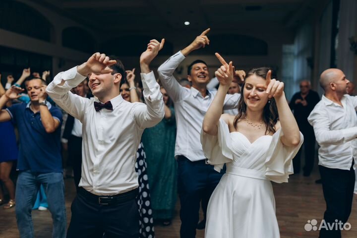 Ведущий на праздник