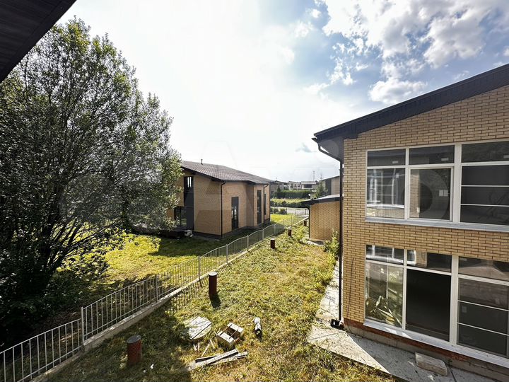 Таунхаус 240 м² на участке 6,3 сот.