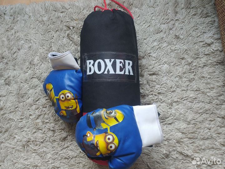 Боксерские перчатки с грушей