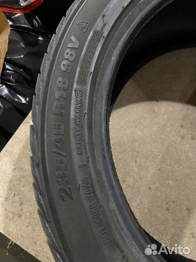 Kumho WinterCraft WP71 235/45 R18