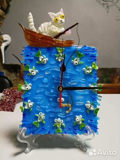 Часы стеклянные