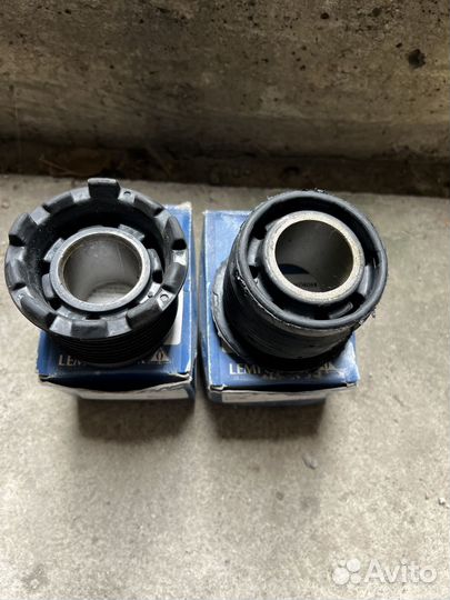 Подушки передней балки Vito W638