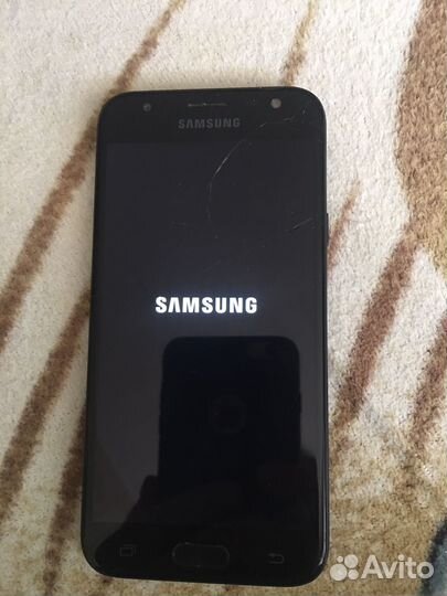 Телефон Samsung galaxy j3