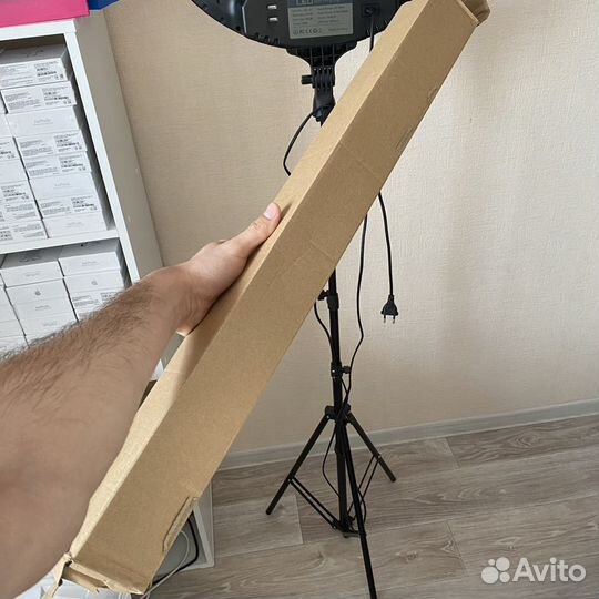 Кольцевая лампа со штативом