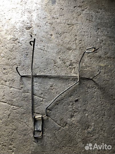 Крепление запасного колеса renault sandero