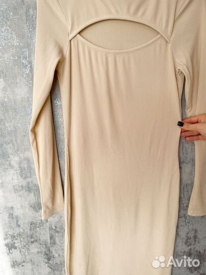 Платье трикотажное женское лапша 40 42 бежевое