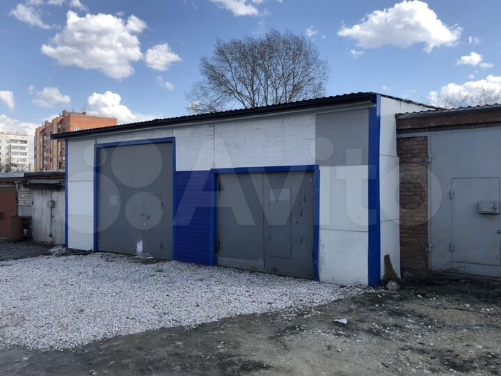 Гараж, > 30 м²