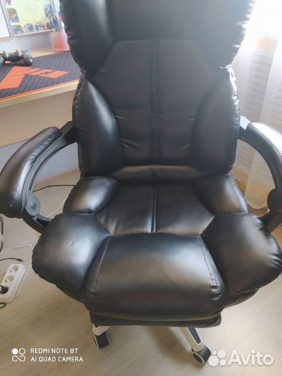 Кожанное кресло