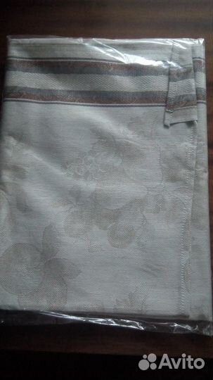 Скатерть и набор кухонных полотенец