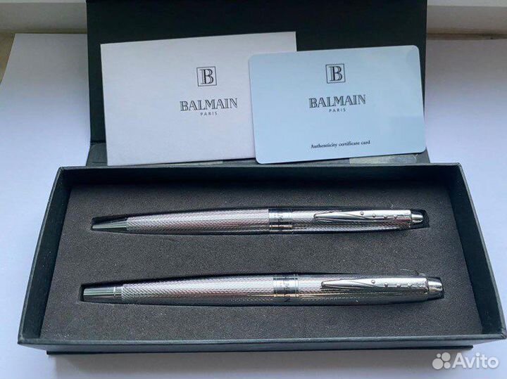 Шарикова и рольная ручка Balmain