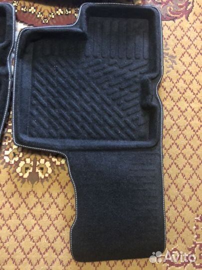Продам ковры новые на Рено Логан