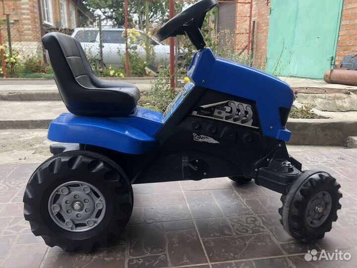 Детский трактор с педалями
