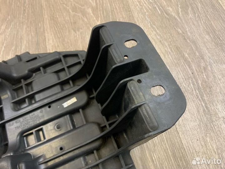 Подставка акб Hyundai Ix35 LM 2.0 D4HA 2011