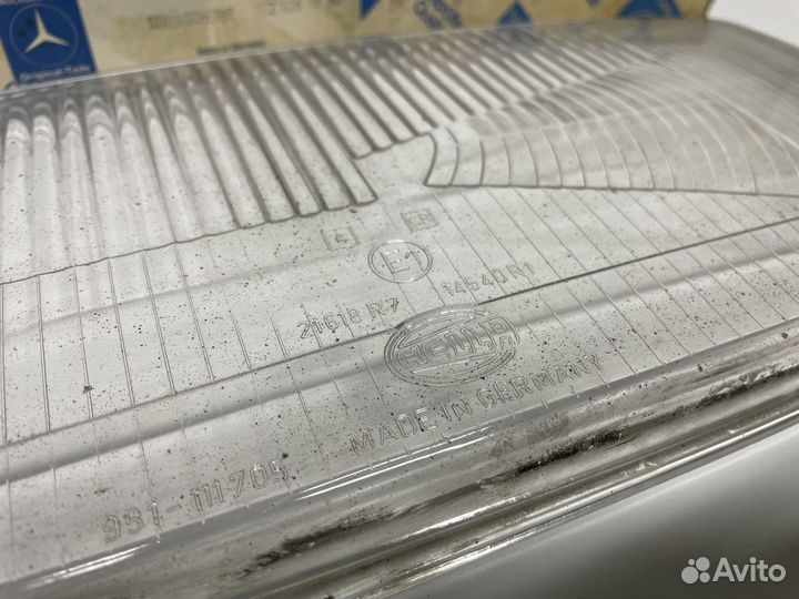 Оригинальное правое стекло фары MB 2517 Truck