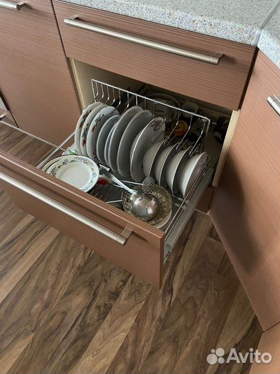 Кухонный гарнитур угловой бу с техникой