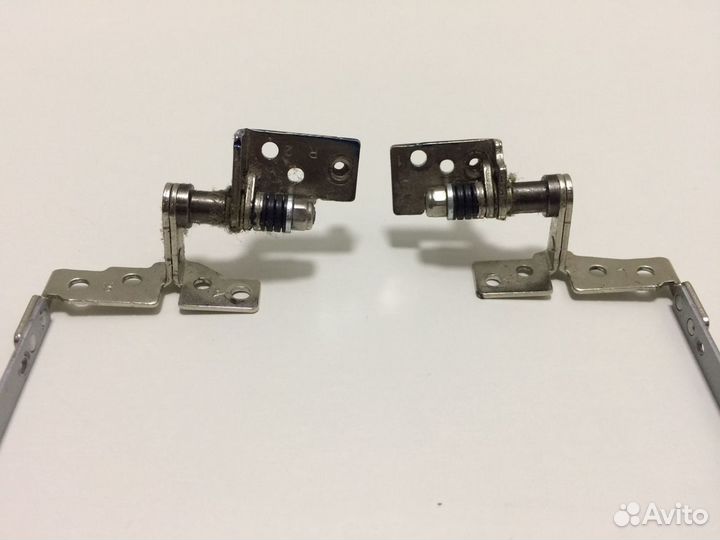 Петли матрицы ноутбука Lenovo G555, G550