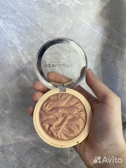 Хайлайтер Makeup Revolution make an impact