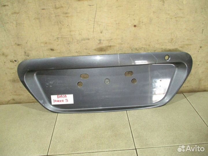 Накладка крышки багажника Mitsubishi Lancer 9