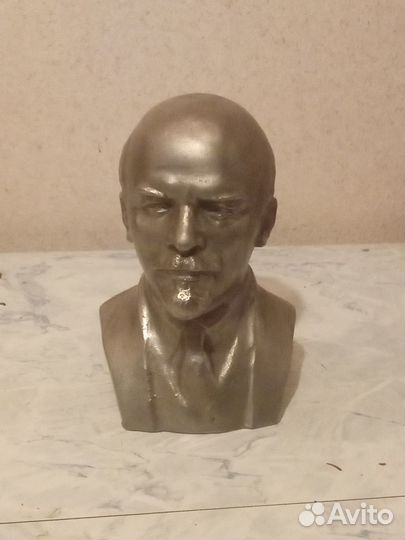 Бюст Ленина