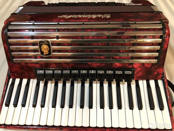 Аккордеон Weltmeister Consona 4/4 Концертный