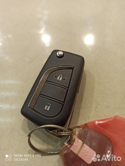 Ключ зажигания (Toyota Hilux viii)