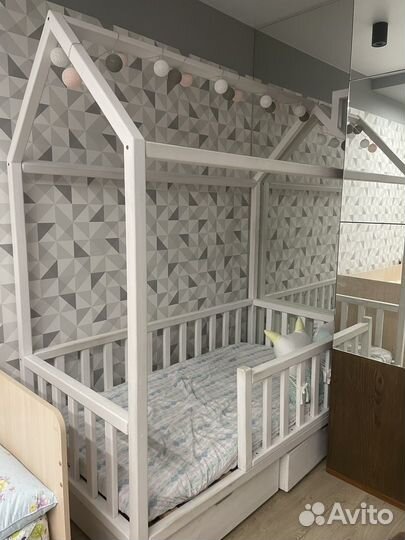 Кроватка детская домик