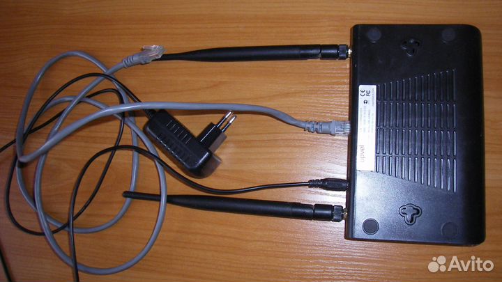 Продаю роутер upvel UR-326N4G