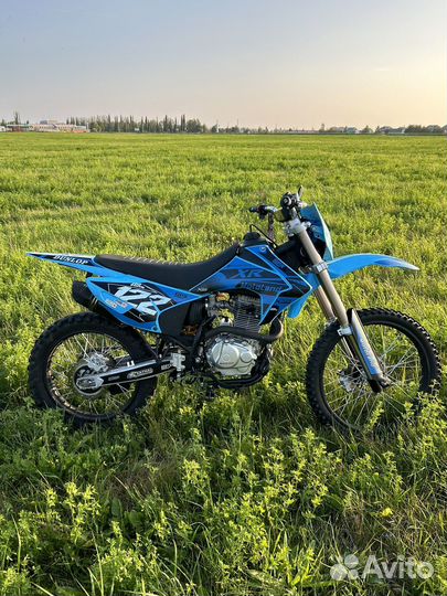 Мотоцикл Кросс Motoland XR 250 lite