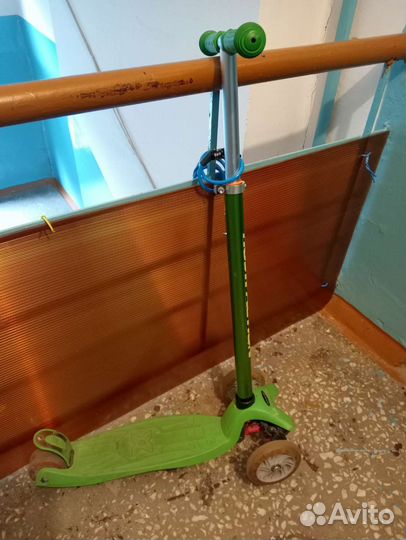 Самокат трехколесный