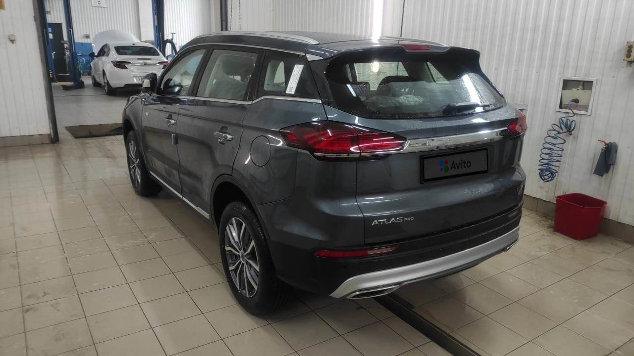 Geely Atlas Pro: фото владельца