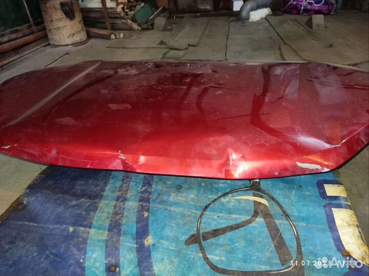 Капот на LADA vesta