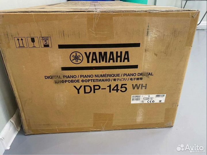 Замечательное цифровое пианино yamaha ydp-144r