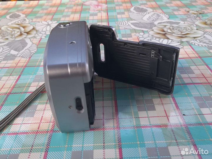 Фотоаппарат Canon Prima zoom 90 и Praktica Bata